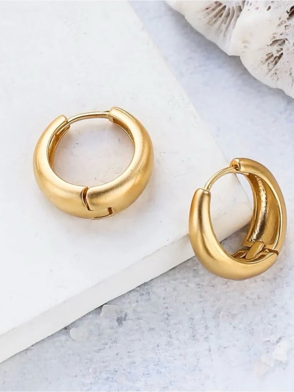18k Gold Chunky Huggie Hoop Earrings 14mm